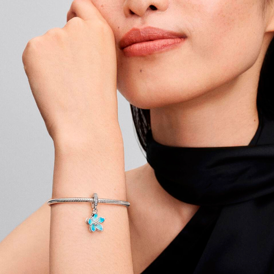 anhanger-mit-blauer-blume-790667c02