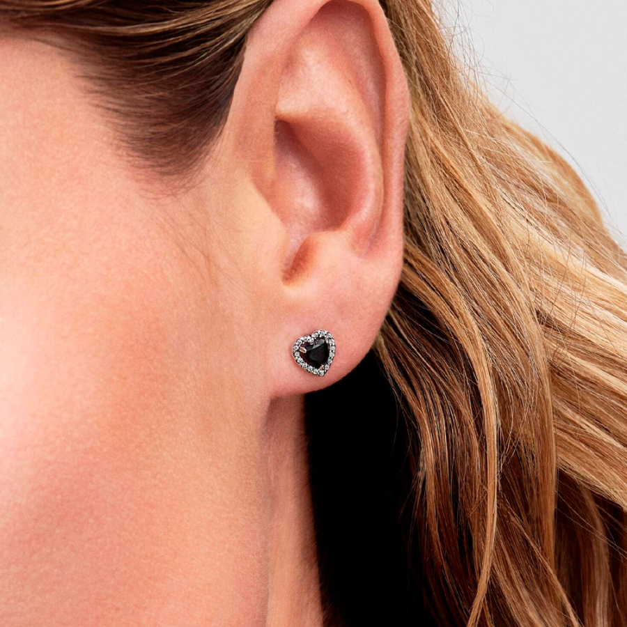 ohrstecker-mit-erhabenem-herzmotiv ohrstecker-mit-erhabenem-herzmotiv