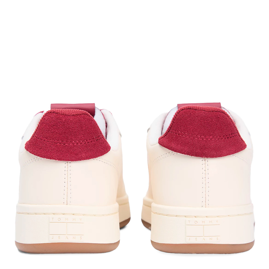 scarpe-da-tennis-in-pelle-d-archivio scarpe-da-tennis-in-pelle-d-archivio