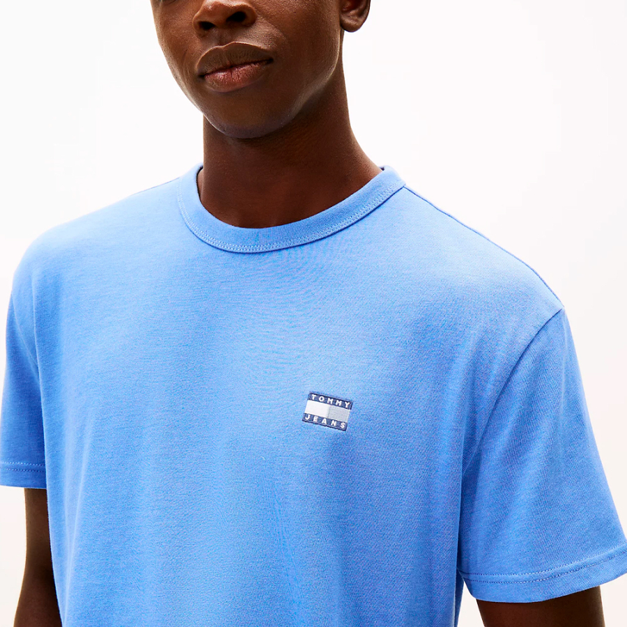 t-shirt-en-maille-avec-ecusson-ton-sur-ton