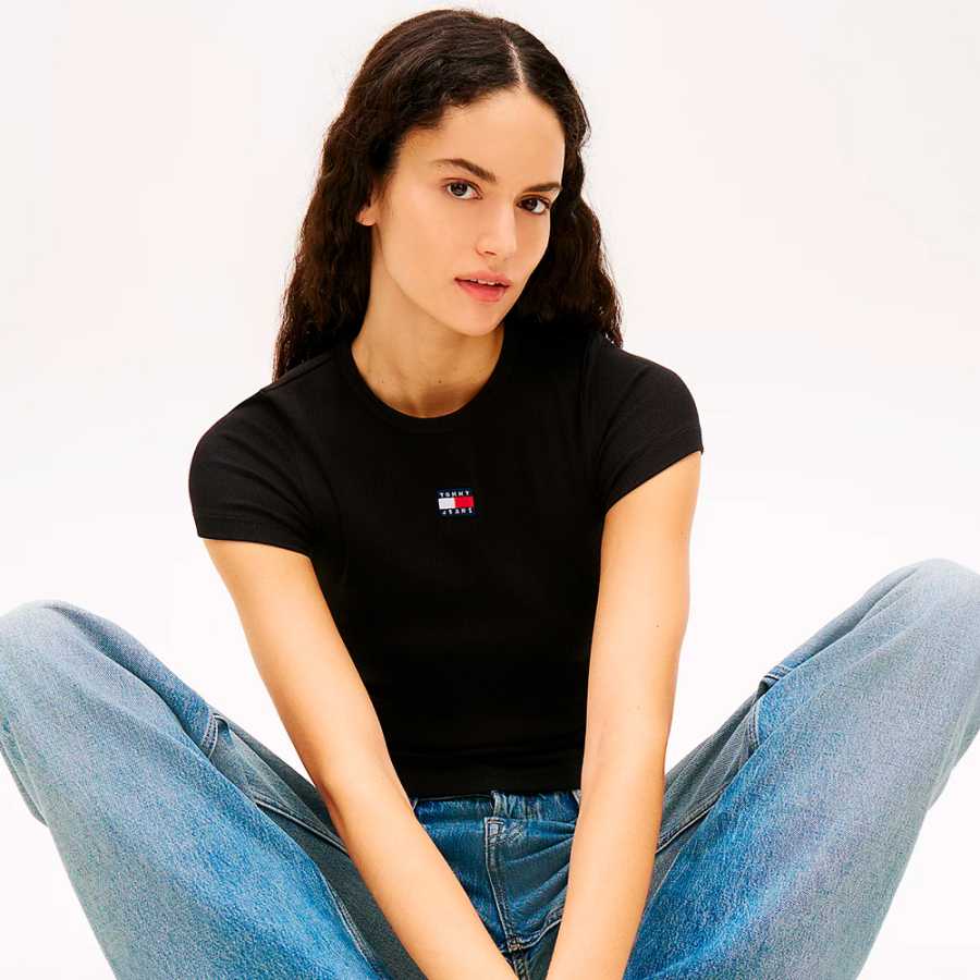 t-shirt-cotele-slim-avec-ecusson