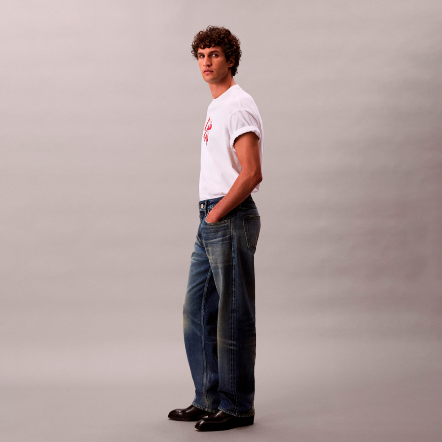 t-shirt-con-grafica-corsiva t-shirt-con-grafica-corsiva