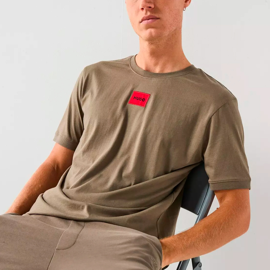 t-shirt-with-logo-tag