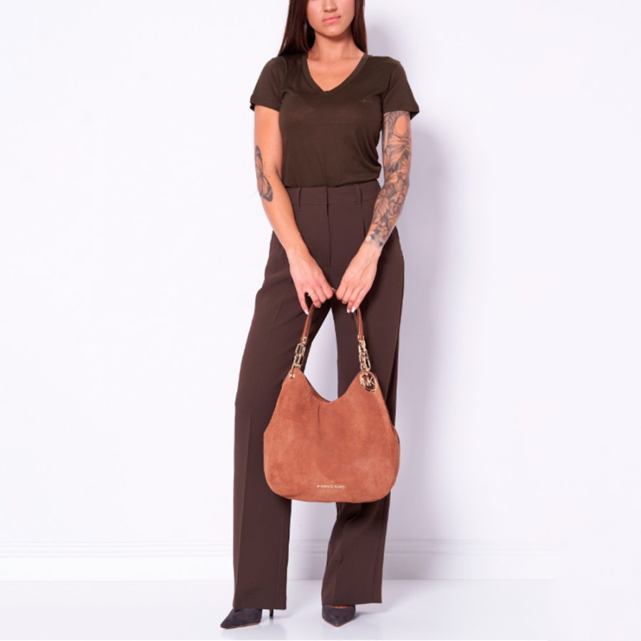 t-shirt-mit-v-ausschnitt