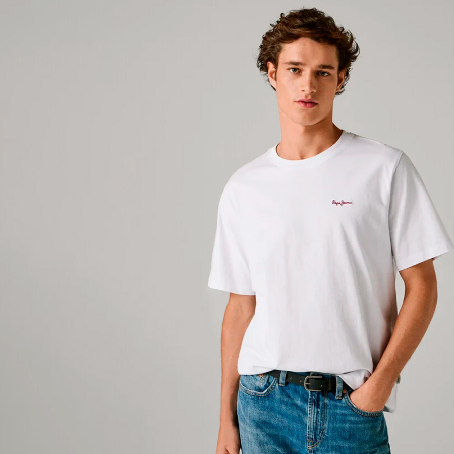 normal-geschnittenes-t-shirt-mit-aufgedrucktem-logo