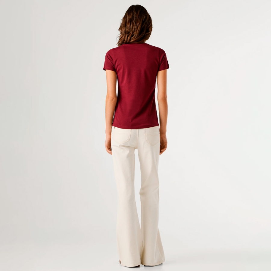 camiseta-slim-fit-com-estampa-de-logo camiseta-slim-fit-com-estampa-de-logo