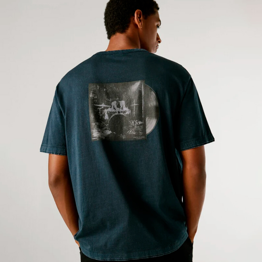 t-shirt-mit-bedrucktem-rucken-lockere-passform t-shirt-mit-bedrucktem-rucken-lockere-passform