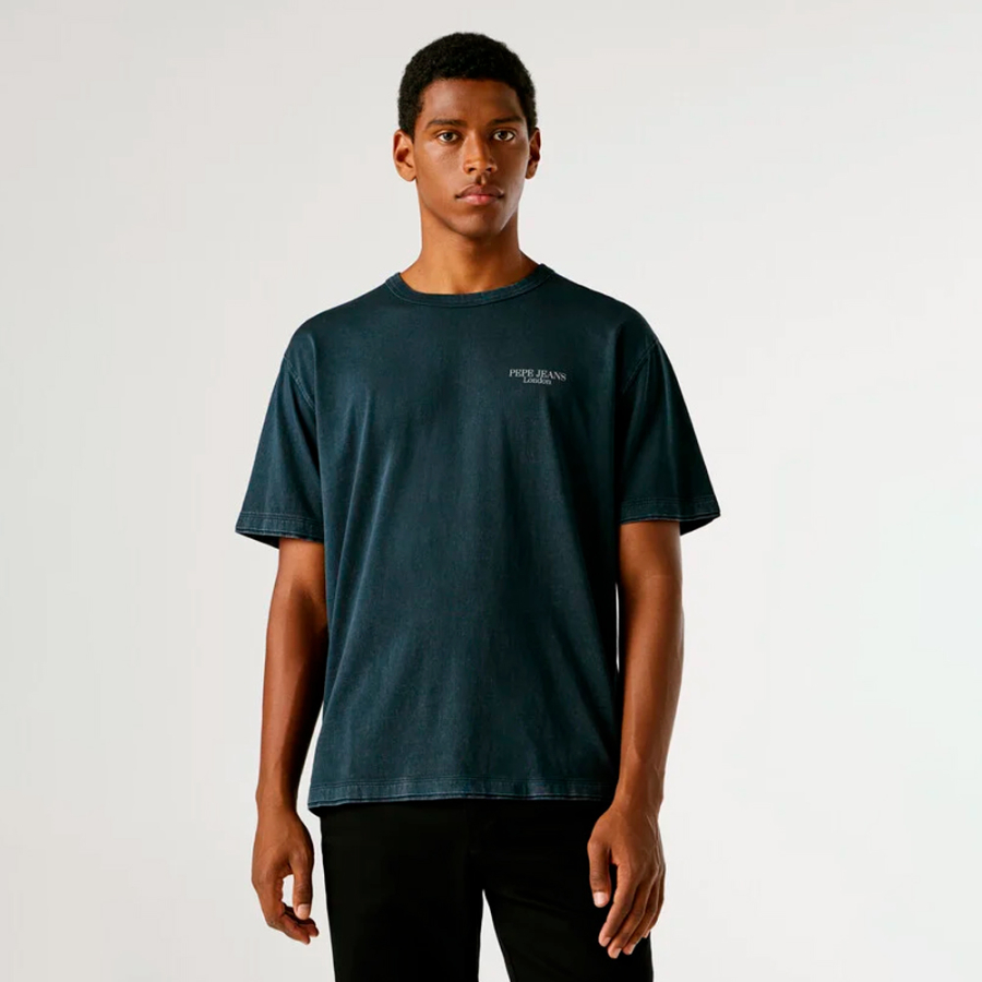 camiseta-com-estampa-nas-costas-modelagem-folgada