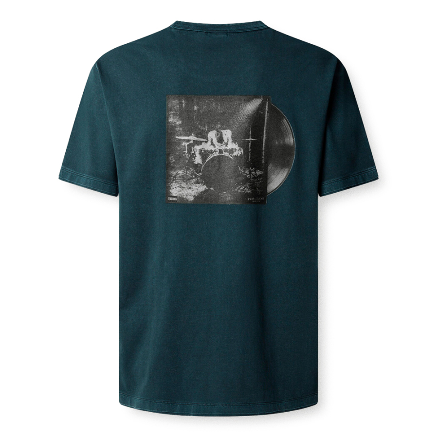 camiseta-com-estampa-nas-costas-modelagem-folgada