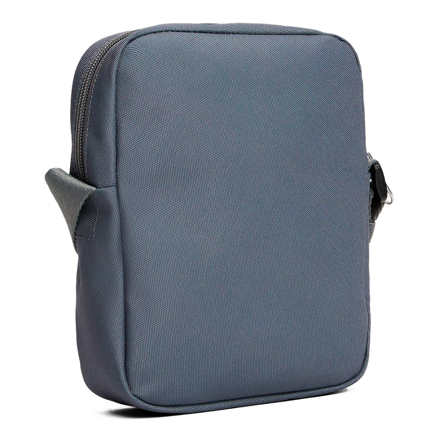 unverzichtbare-reportertasche-mit-aufschrift unverzichtbare-reportertasche-mit-aufschrift