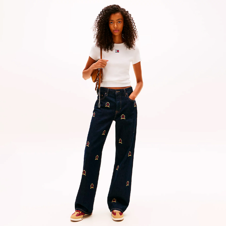 camiseta-slim-acanalada-con-parche