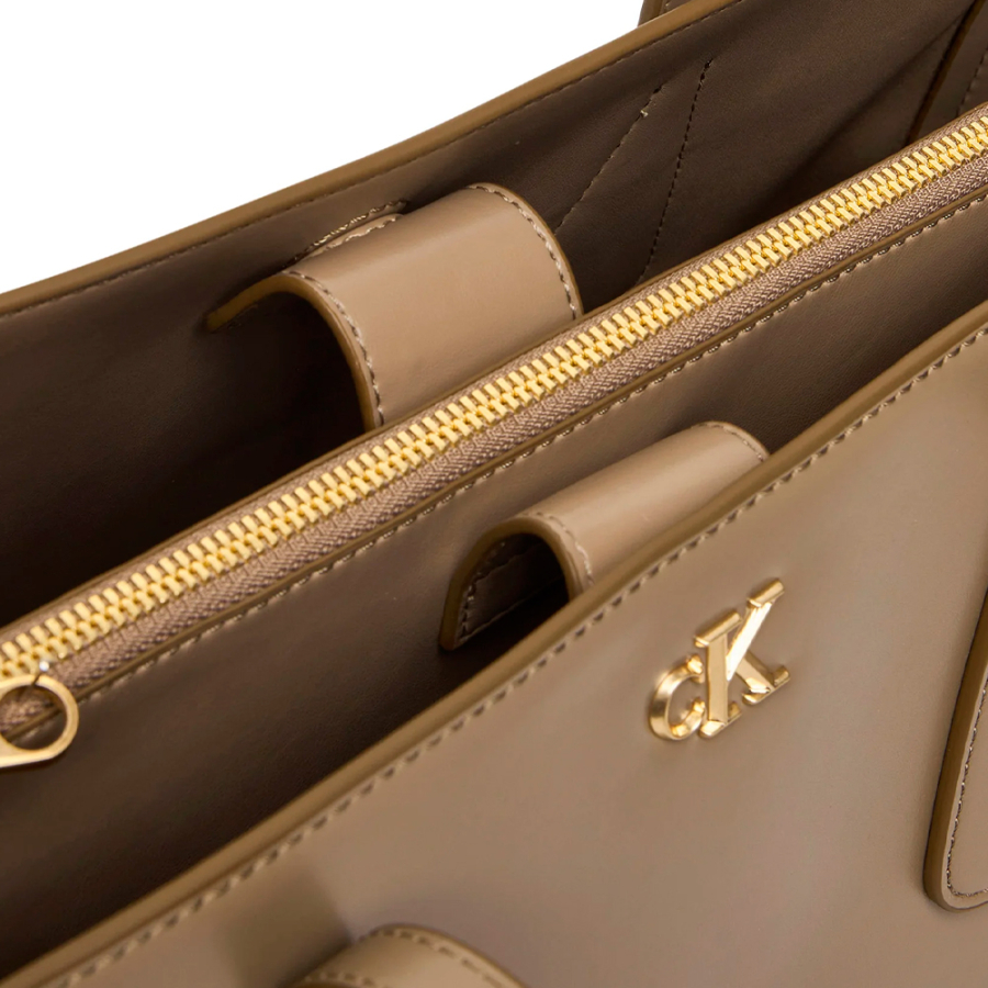 bolso-tote-de-trabajo-mediano-con-monograma bolso-tote-de-trabajo-mediano-con-monograma