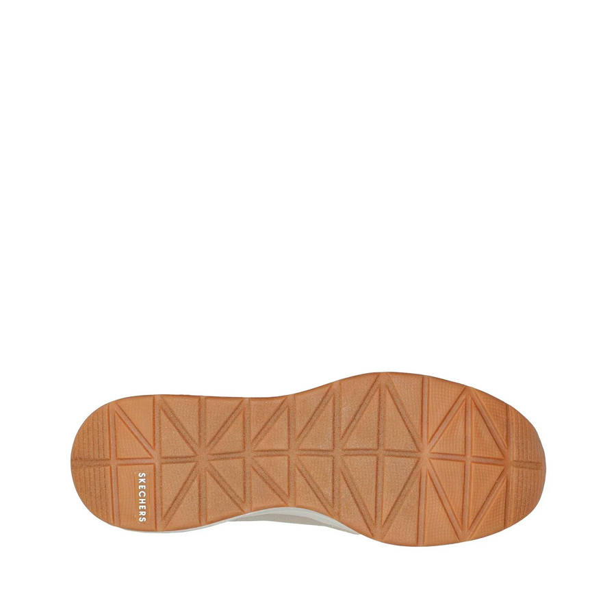 billion-sneaker-subtle-spots