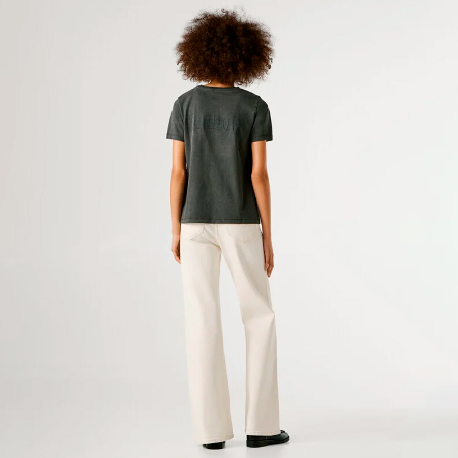 camiseta-com-logotipo-estampado camiseta-com-logotipo-estampado