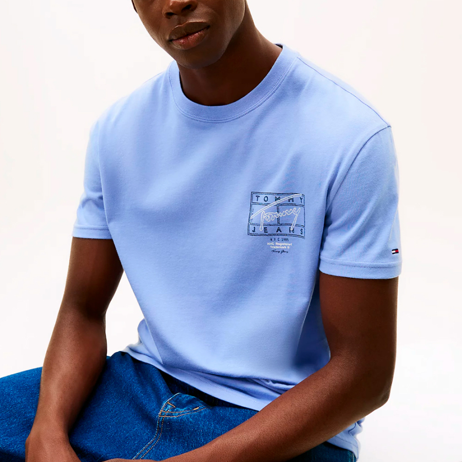 t-shirt-avec-logos-effet-spray