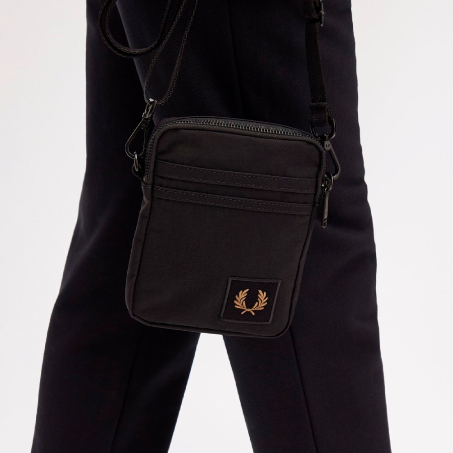 nylon-shoulder-bag-with-badge
