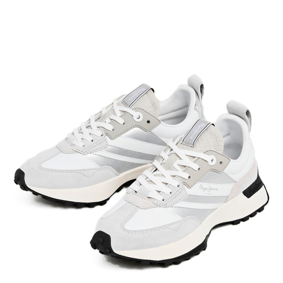 tenis-com-detalhes-em-camurca