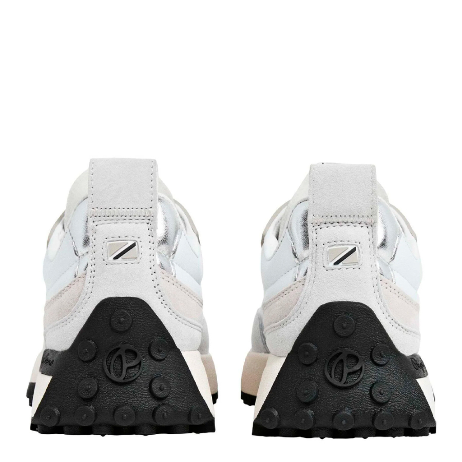 tenis-com-detalhes-em-camurca