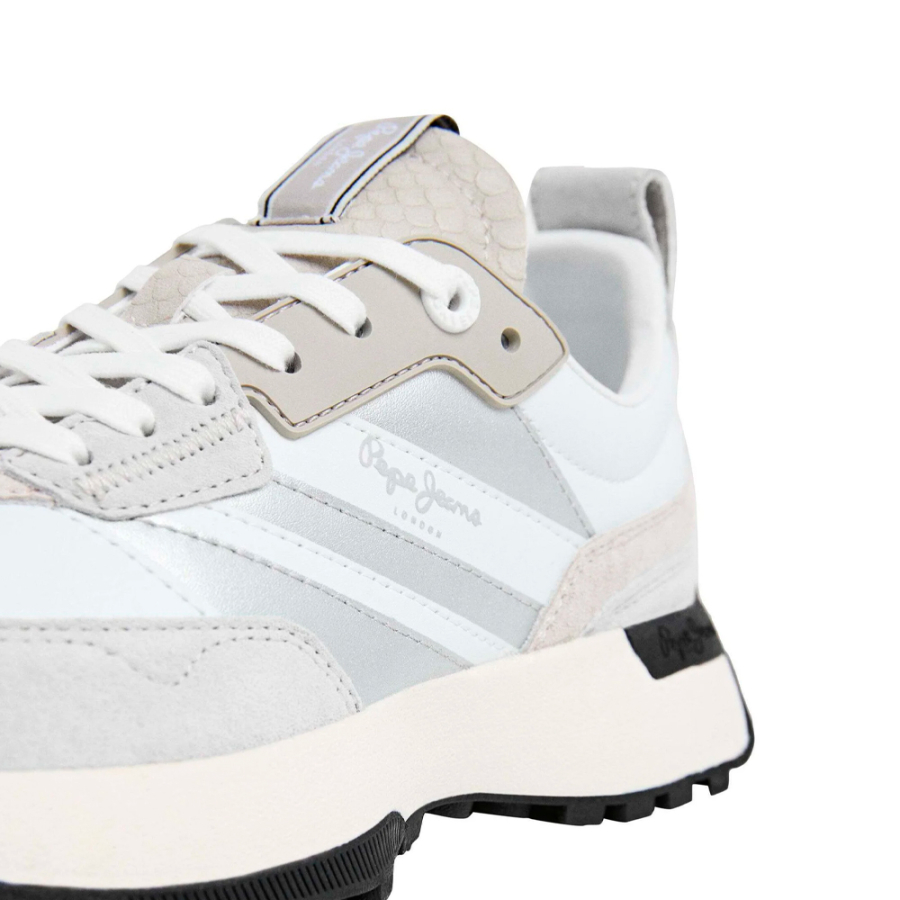 sneaker-mit-wildlederdetails