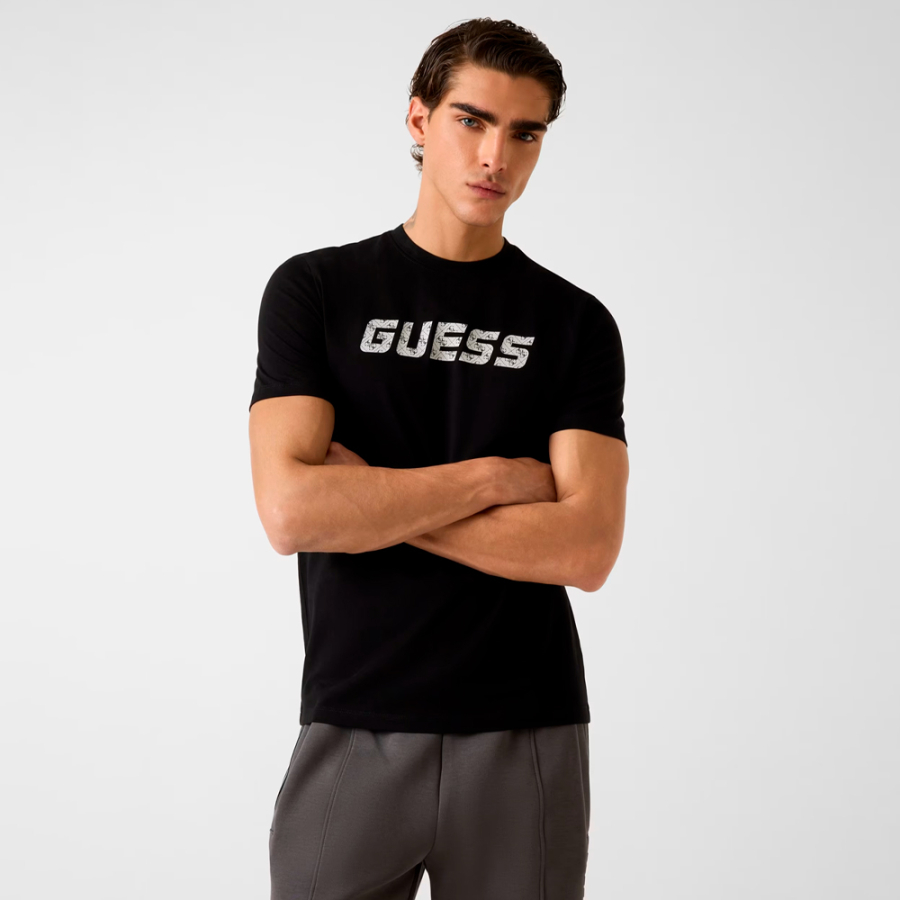 t-shirt-mit-aufgedrucktem-logo t-shirt-mit-aufgedrucktem-logo