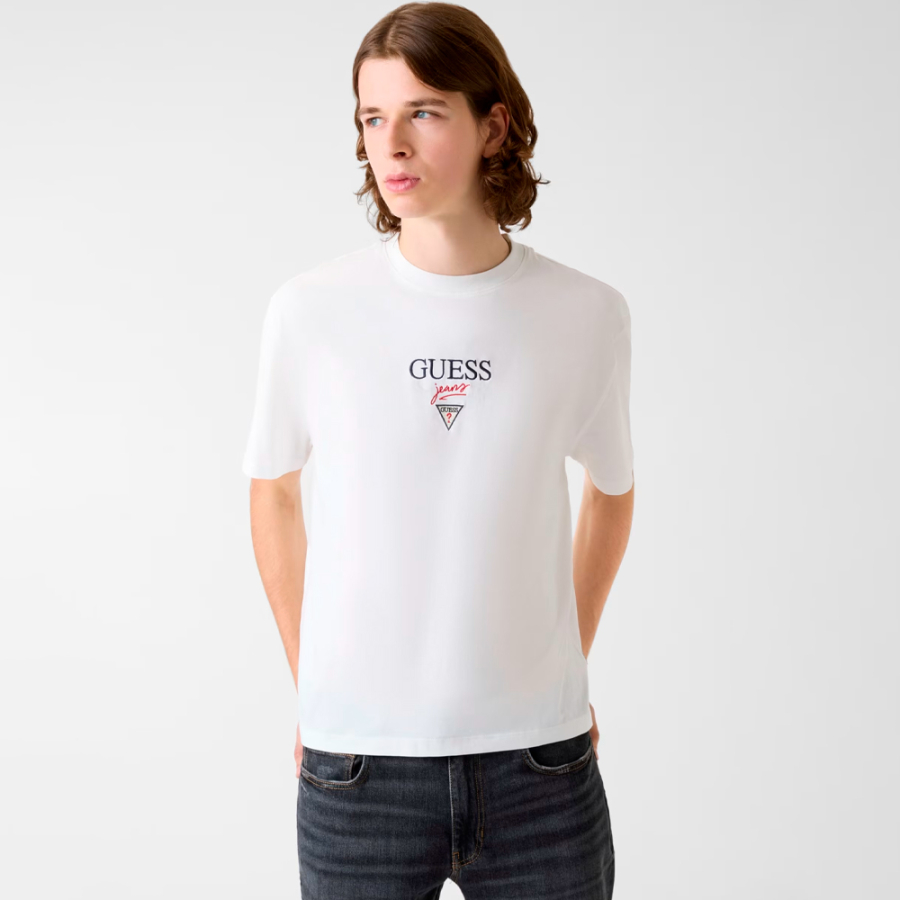 camiseta-com-logotipo-estampado camiseta-com-logotipo-estampado