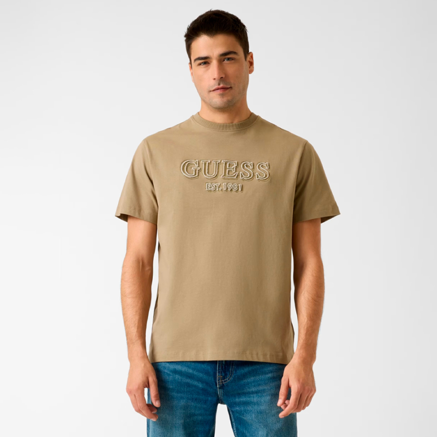 t-shirt-mit-gesticktem-logo t-shirt-mit-gesticktem-logo