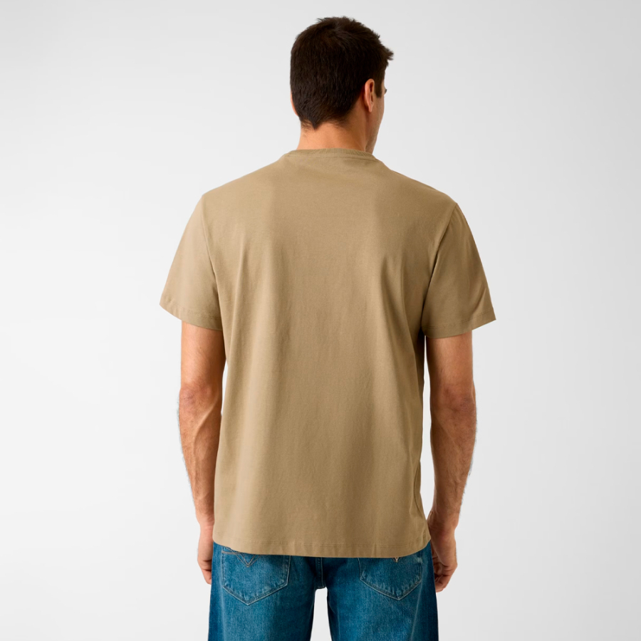 t-shirt-avec-logo-brode