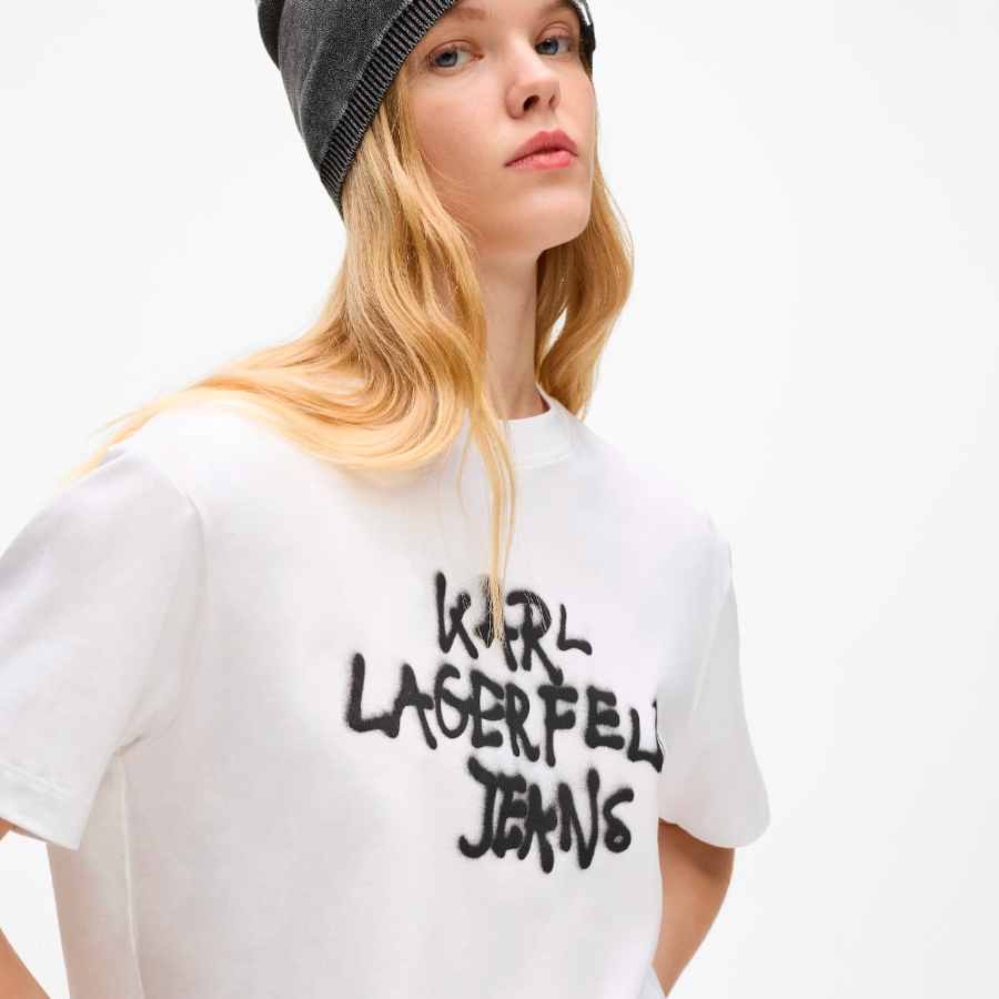 t-shirt-a-manches-courtes-avec-graffiti