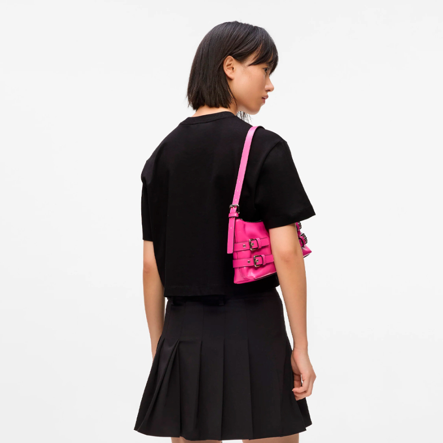 camiseta-de-manga-curta-com-grafite