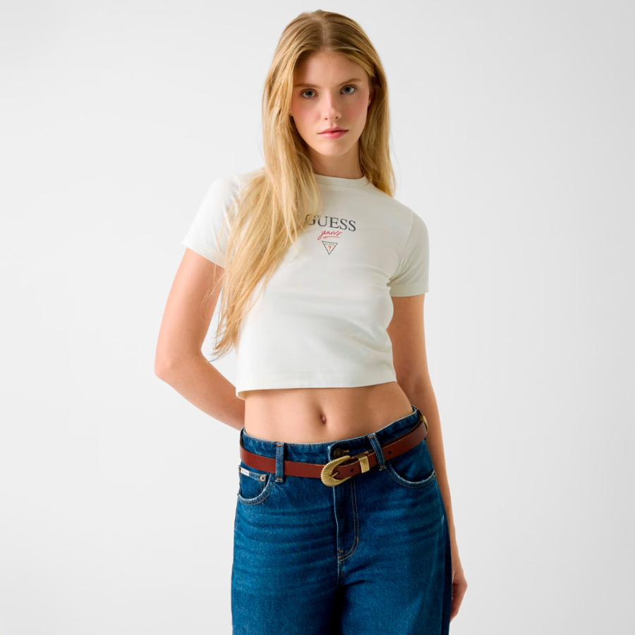 camiseta-com-logotipo-bordado