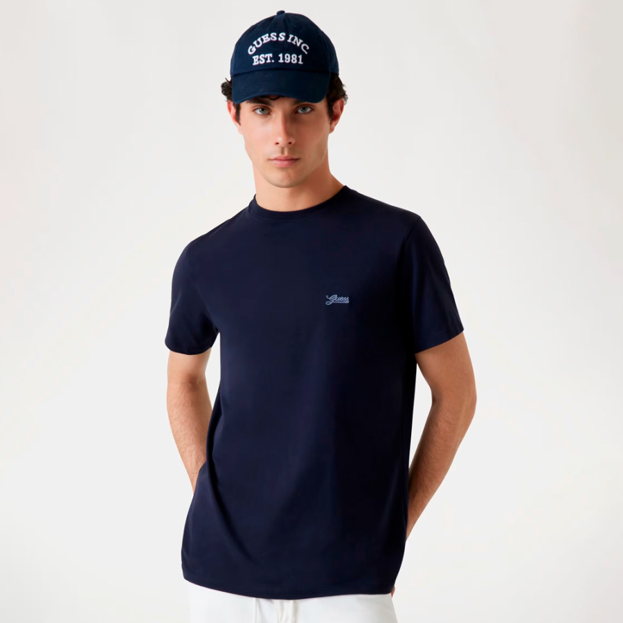 t-shirt-avec-logo-brode