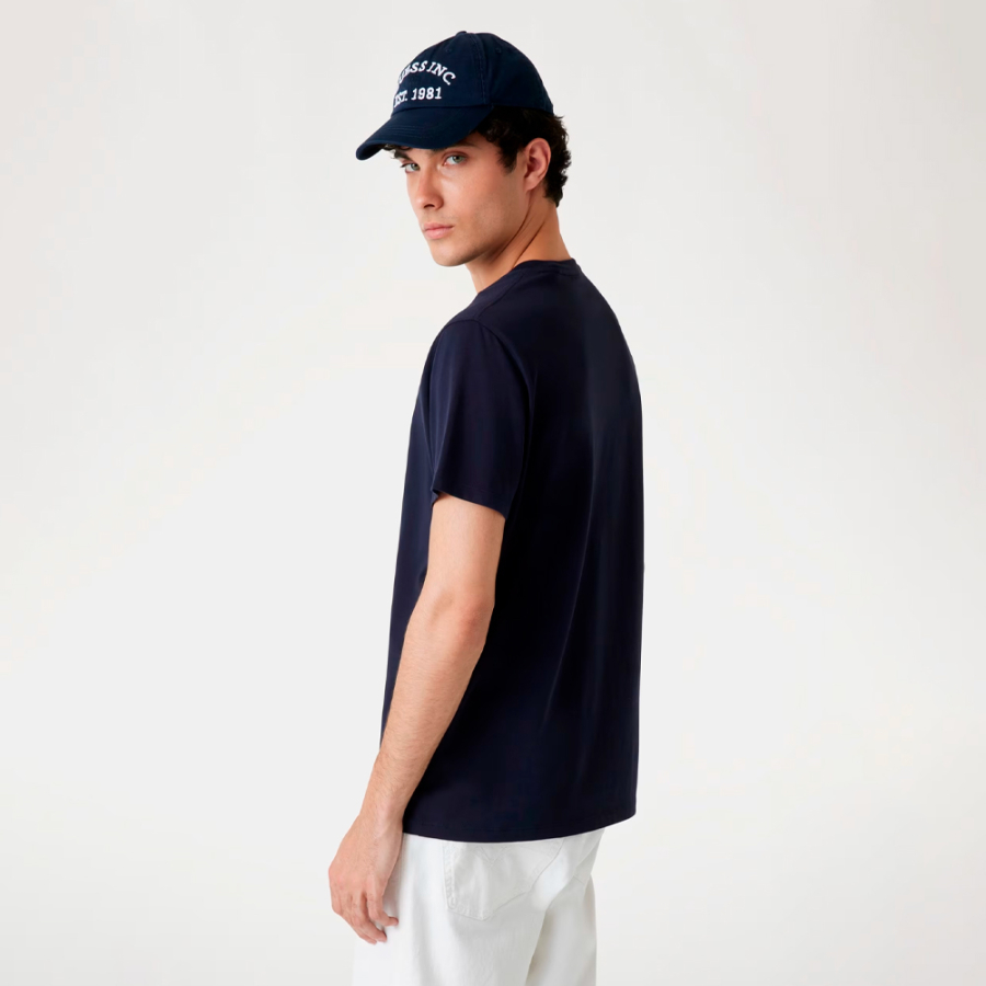 camiseta-con-logotipo-bordado