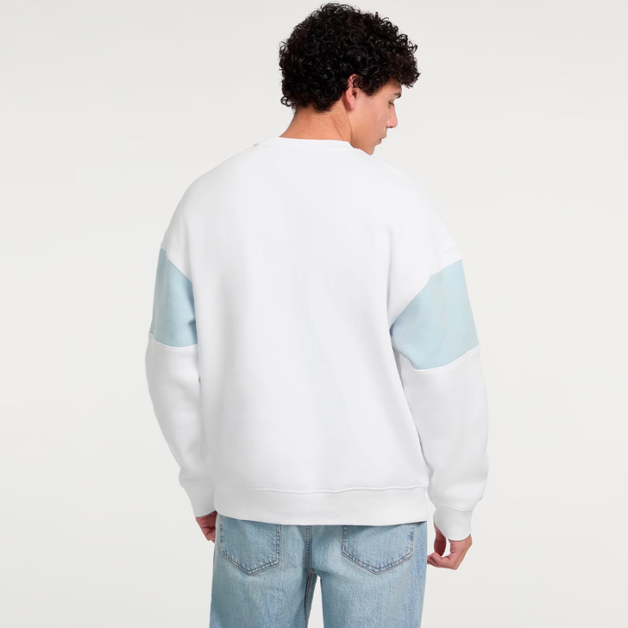 sweat-shirt-a-col-rond-et-rayures-horizontales