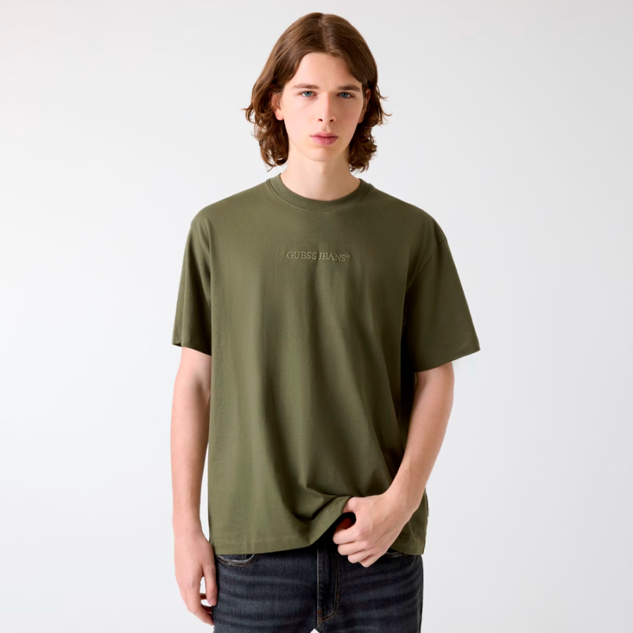 t-shirt-mit-gesticktem-logo