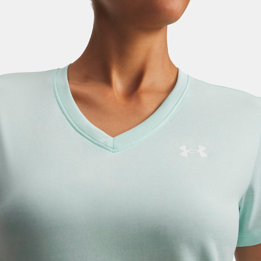 camiseta-tech-twist-v-neck