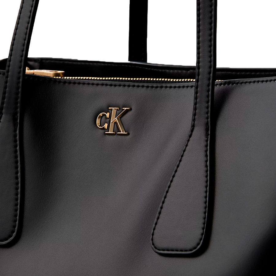 mittelgrosse-monogrammierte-arbeitstasche