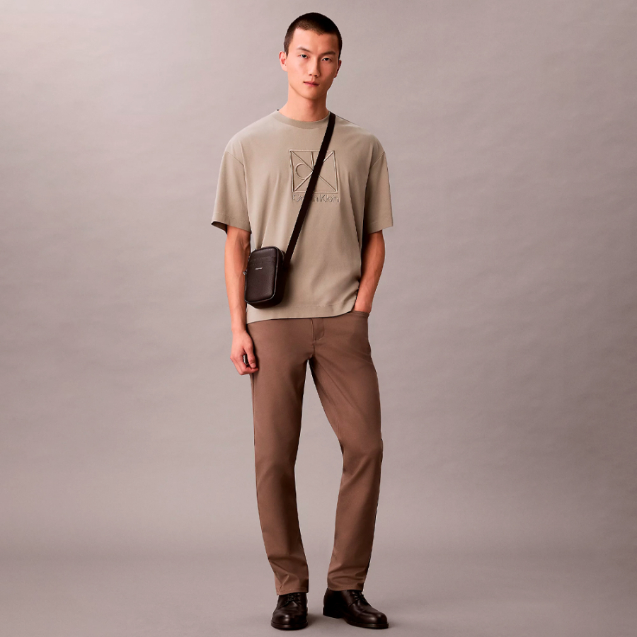 slim-reporter-bag-with-raised-logo-plaque