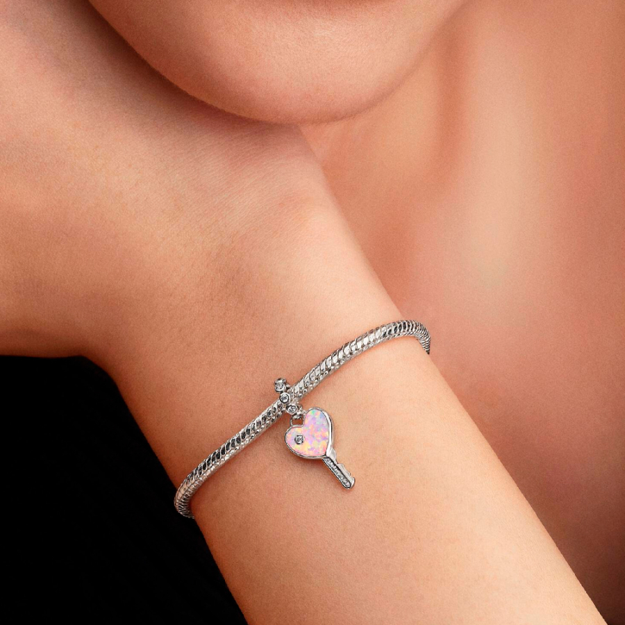 pendentif-cle-en-forme-de-coeur-opalescent