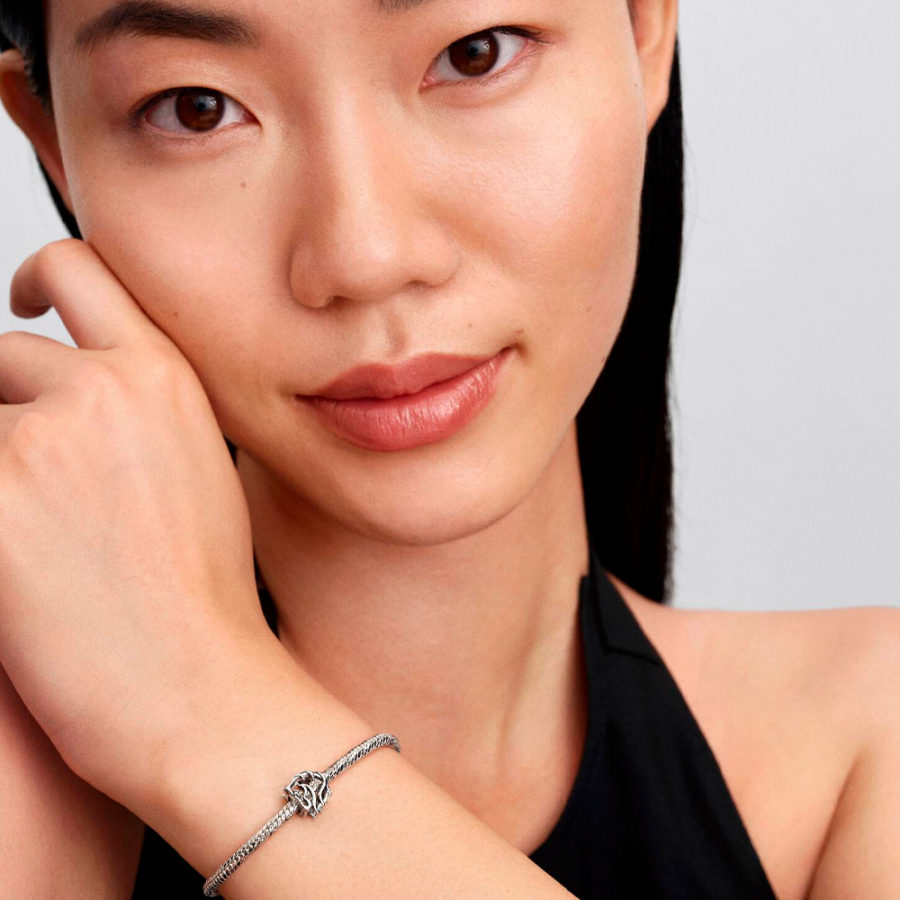 filigree-horse-charm filigree-horse-charm