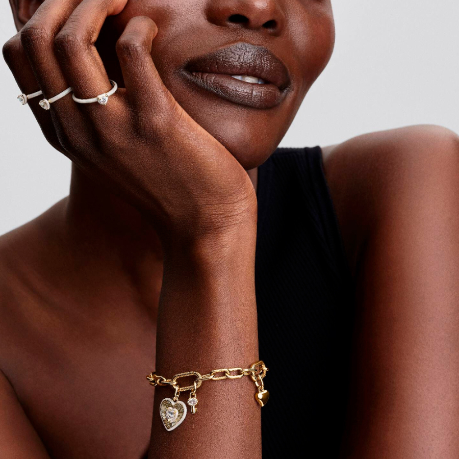 weisser-strahlender-herzmedaillon-anhanger