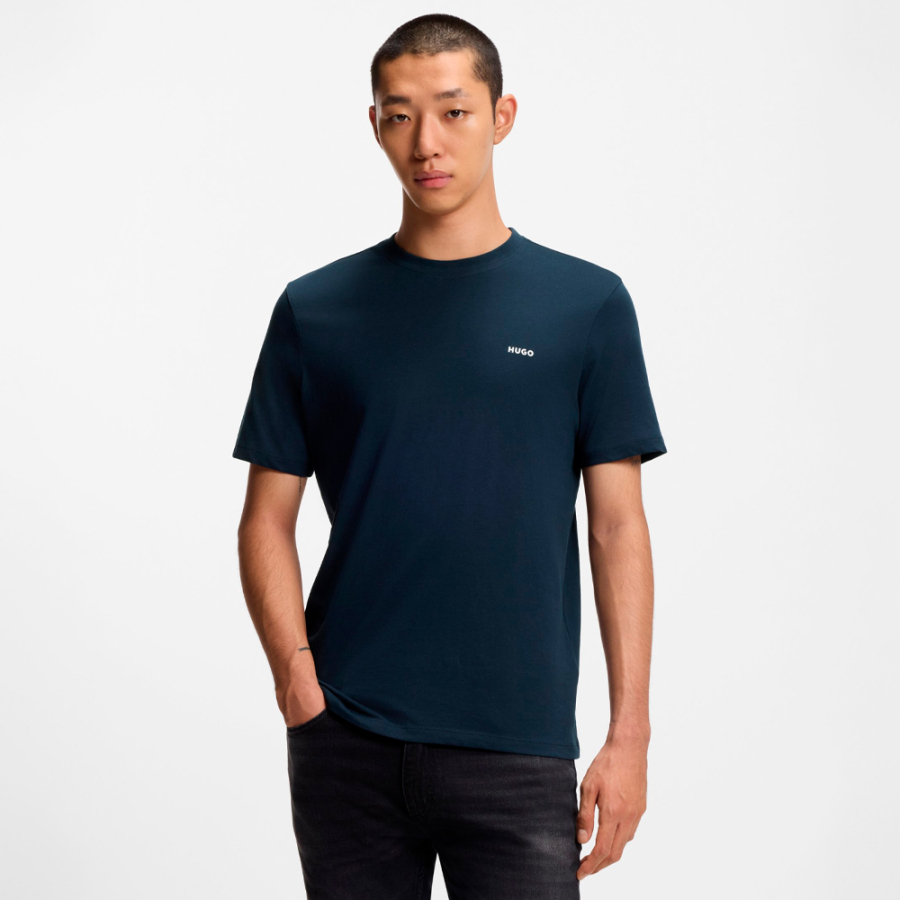 camiseta-com-logotipo-estampado