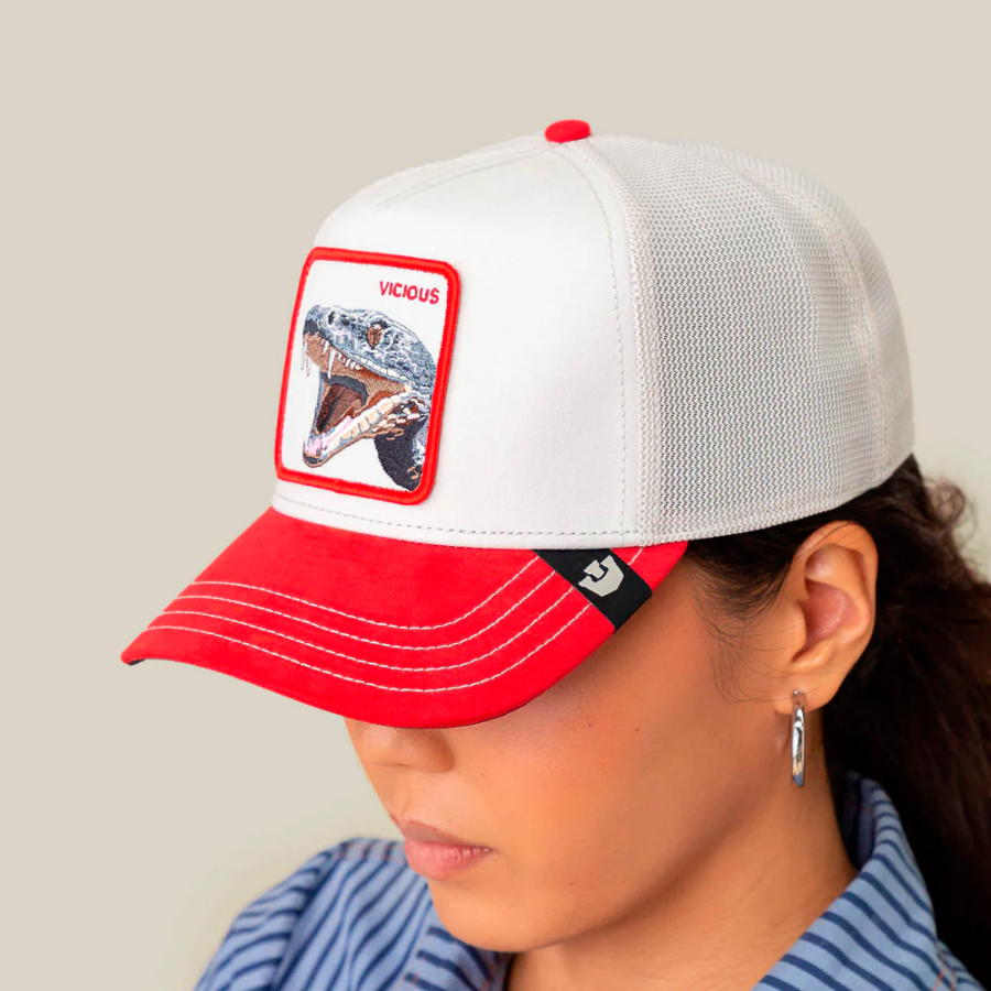 cappello-in-camoscio-con-serpente