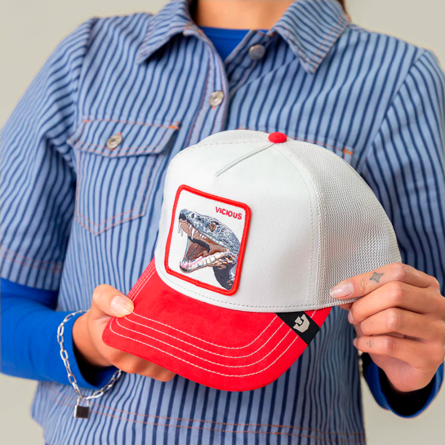 bone-de-camurca-com-estampa-de-cobra