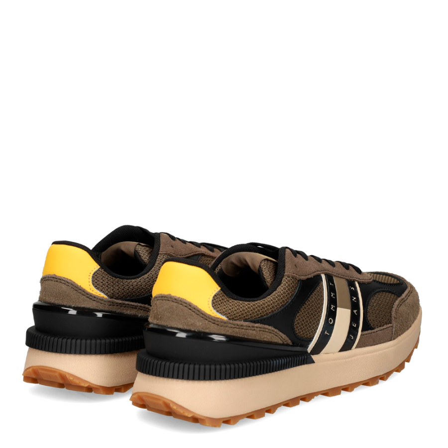 zapatillas-de-ante-con-suela-dentada