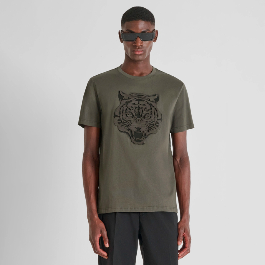 camiseta-de-corte-regular-com-estampa-de-tigre