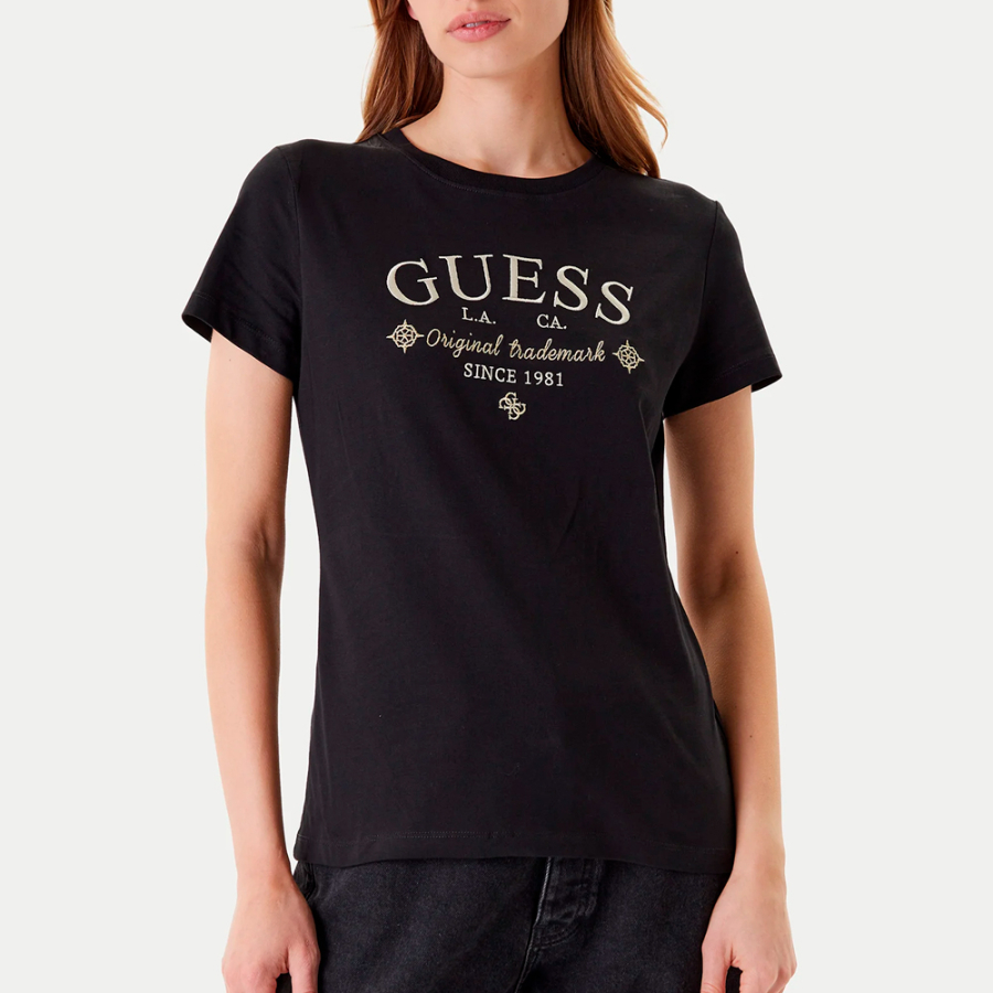 camiseta-con-logotipo-corte-regular