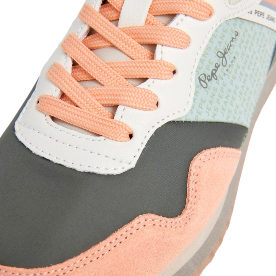 running-shoes-with-printed-logo