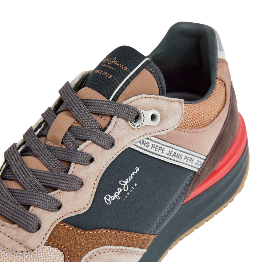 sneakers-con-dettagli-in-suede