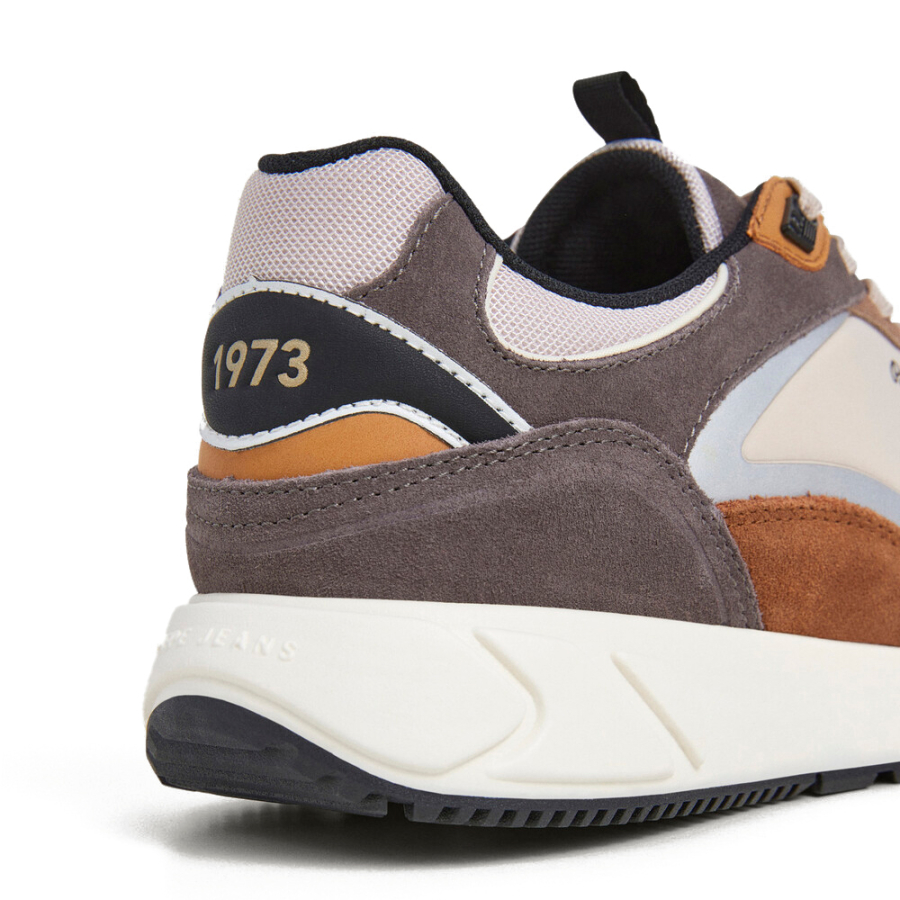 zapatillas-con-detalles-en-ante-marlon