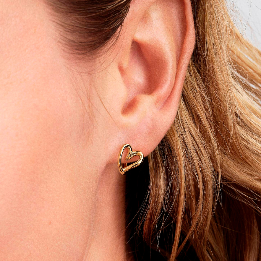 brincos-de-argola-em-formato-de-coracao-pequeno-formato-organico-264359c00
